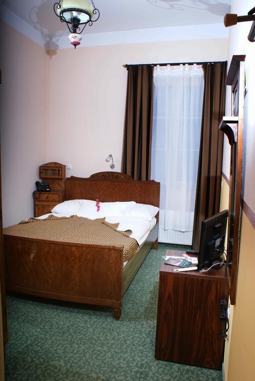 Hotel park Ptuj Buitenkant foto