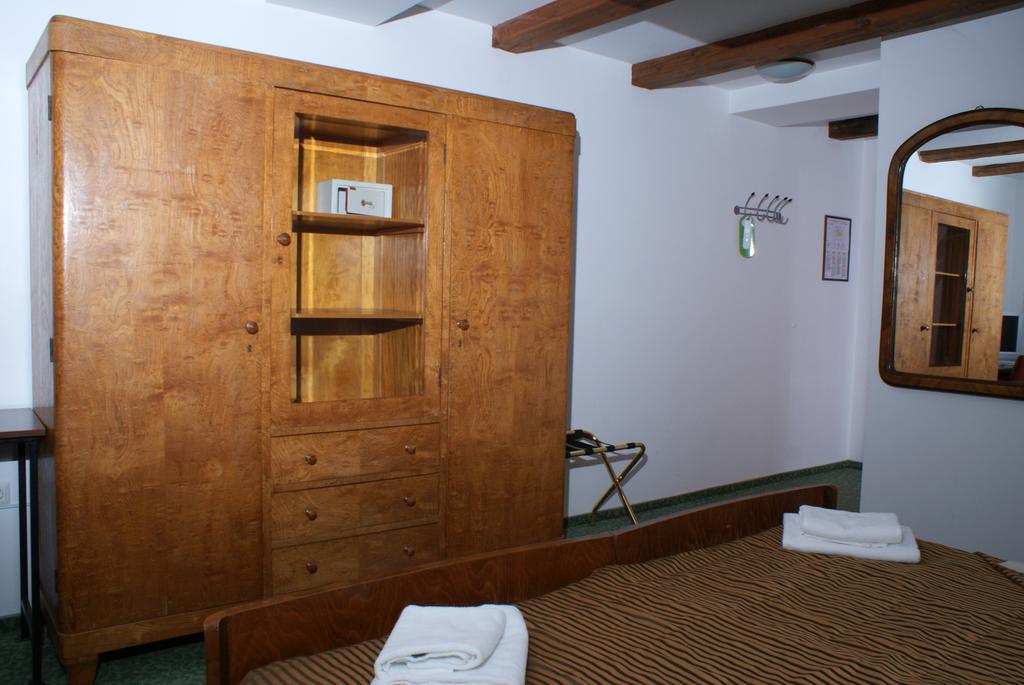 Hotel park Ptuj Buitenkant foto