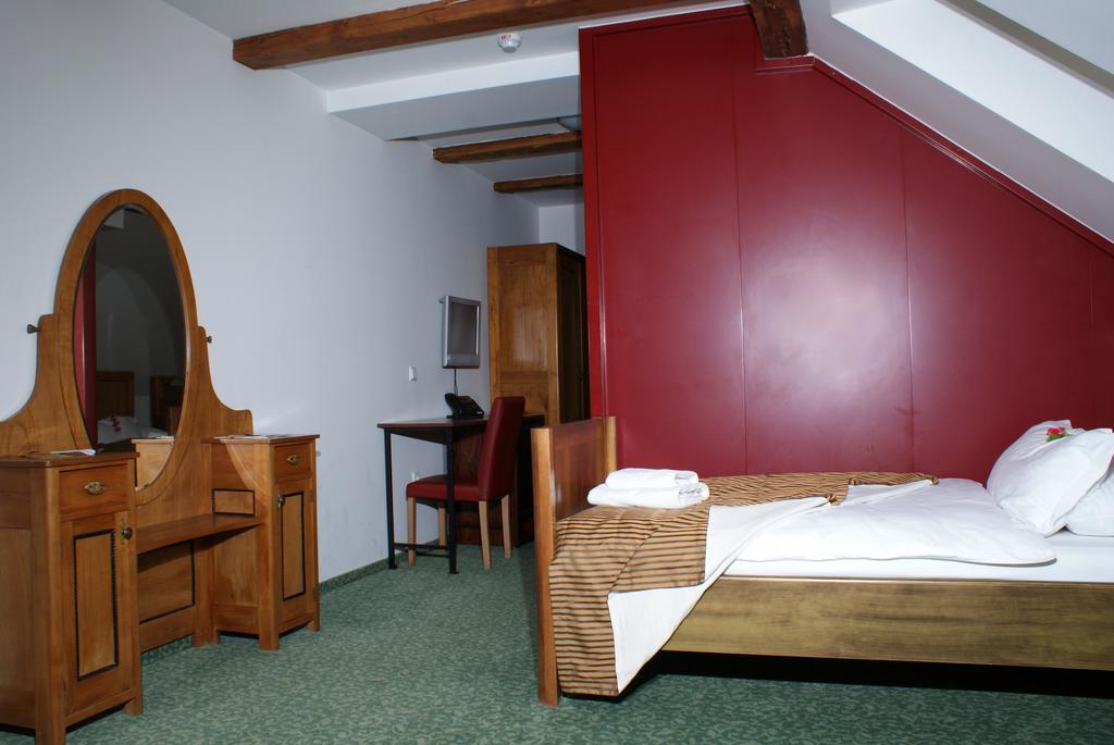 Hotel park Ptuj Buitenkant foto