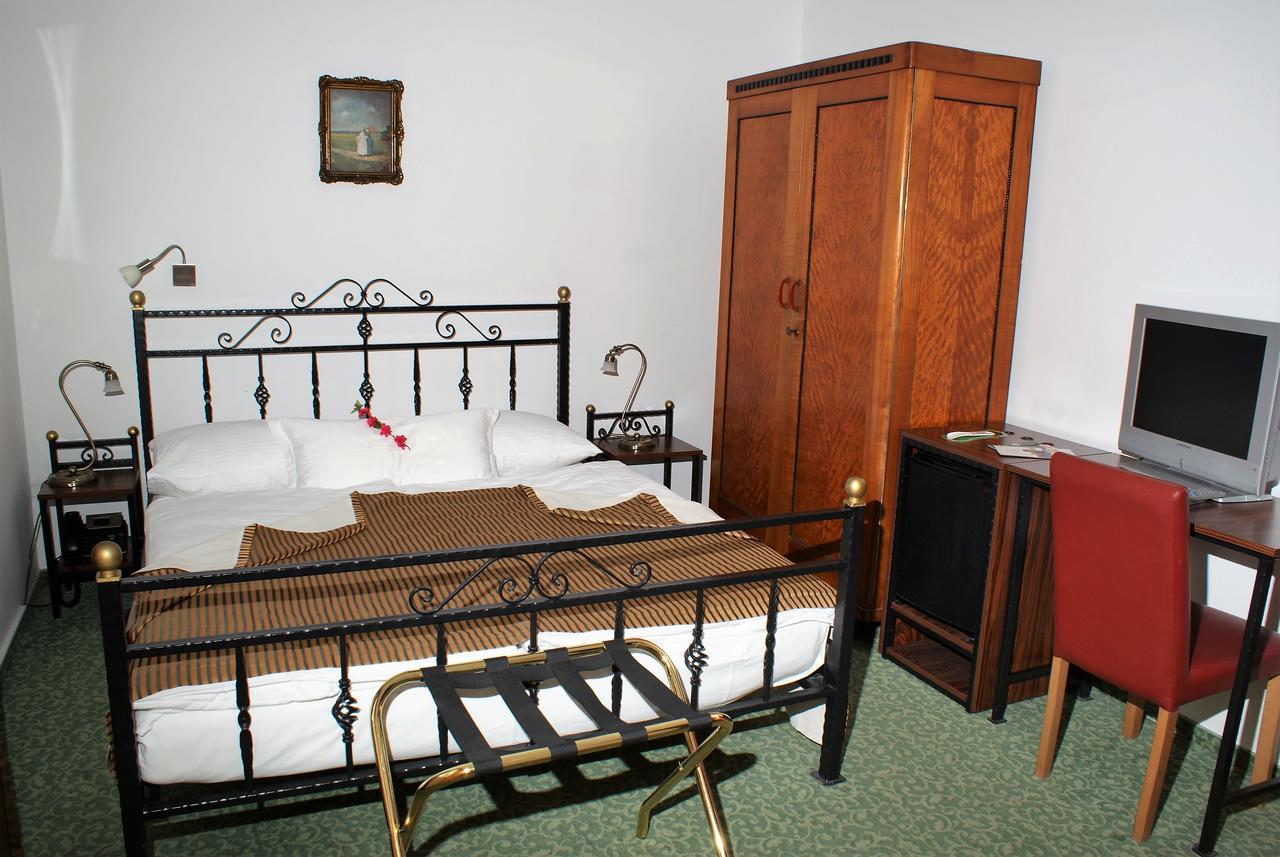 Hotel park Ptuj Buitenkant foto