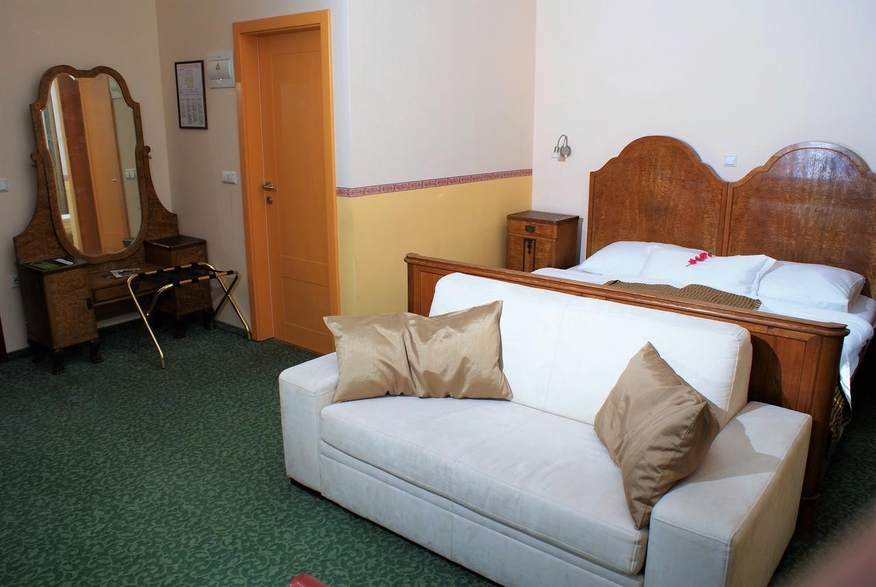 Hotel park Ptuj Buitenkant foto